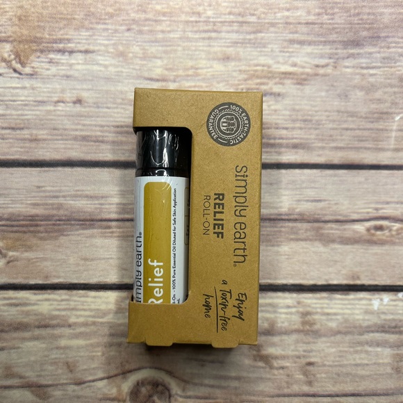 Simply Earth Relief Essential Oil Blend Roll On - Picture 3 of 5